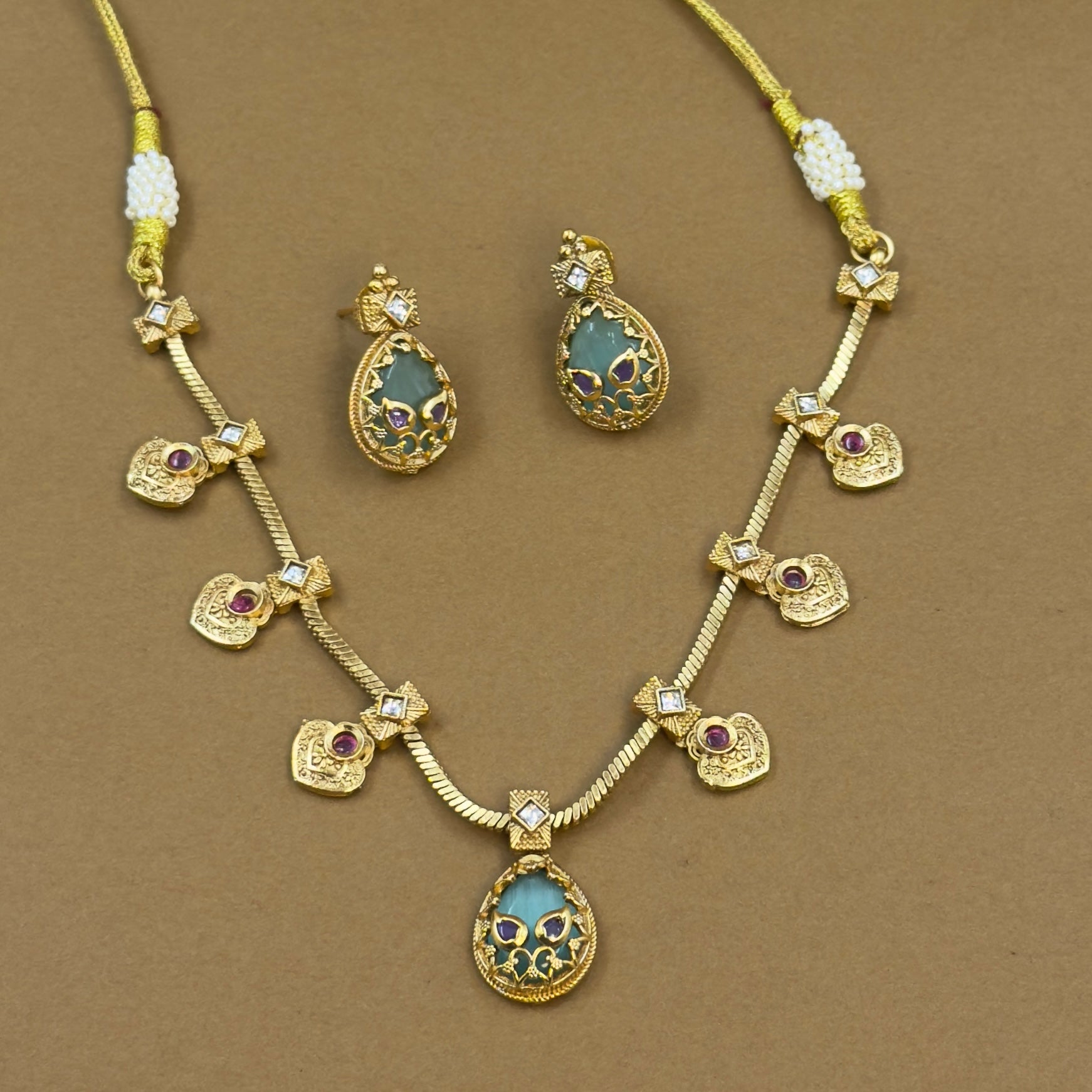 Vaidehi Mint Kundan Necklace Set for Daily Wear