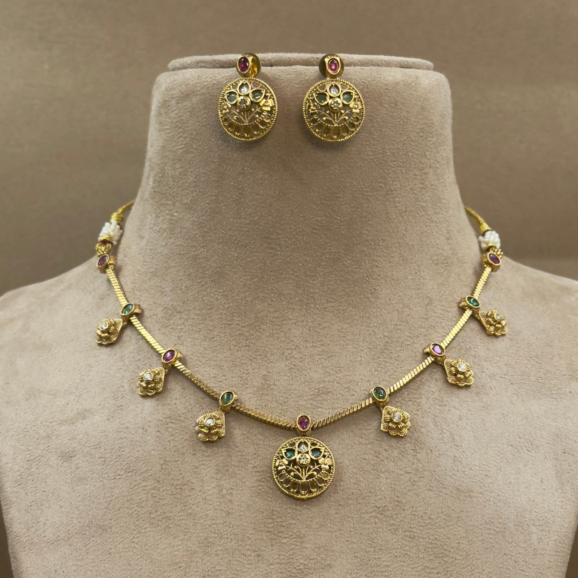 Tanirika Gold Kundan Necklace Set for Daily Wear