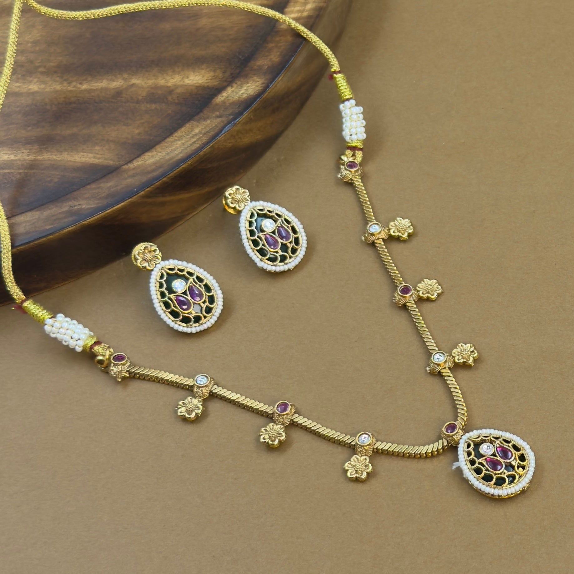 Vedanshi Green Kundan Necklace Set for Daily Wear