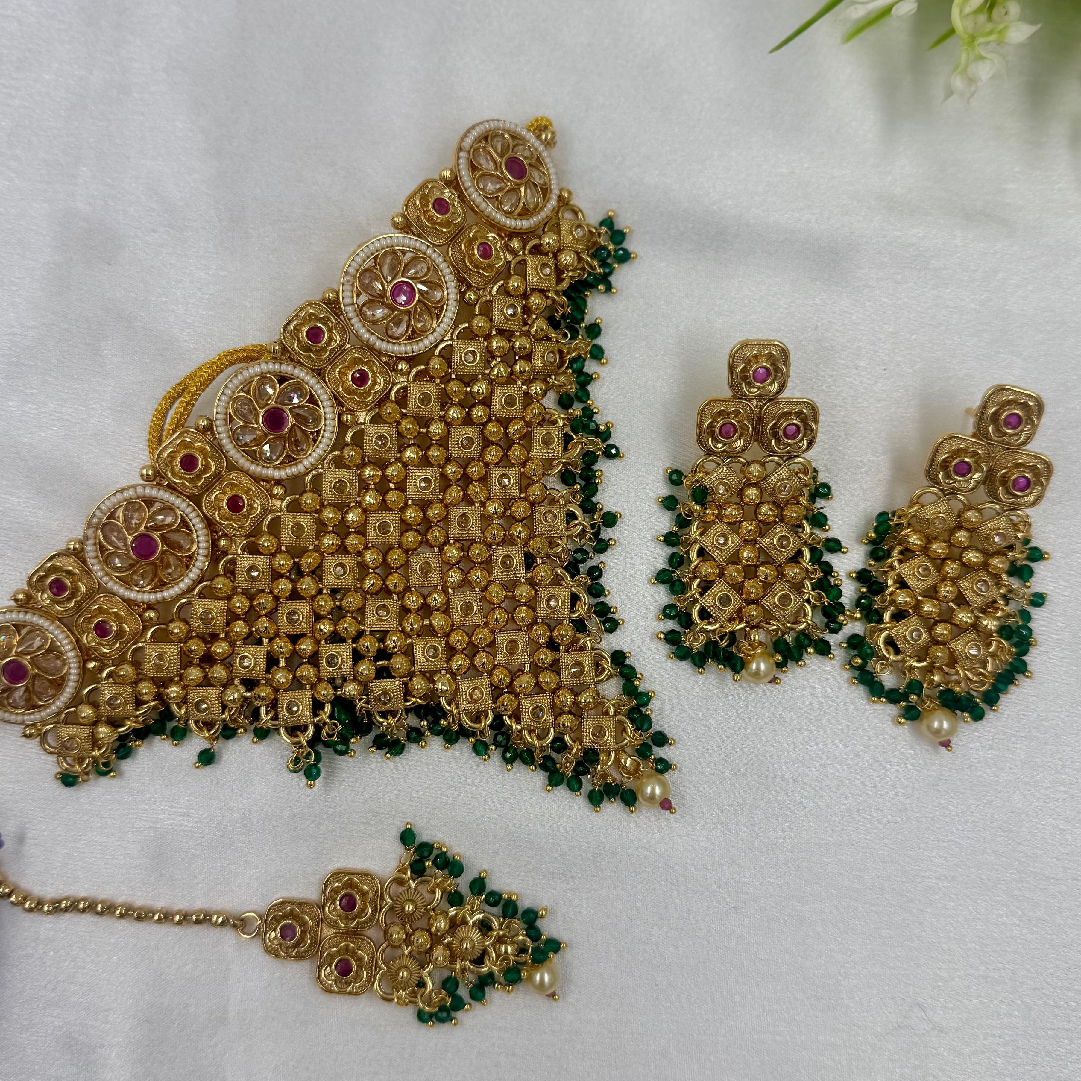 Traditional Choker Jewellery Set Earrings Maang Tikka