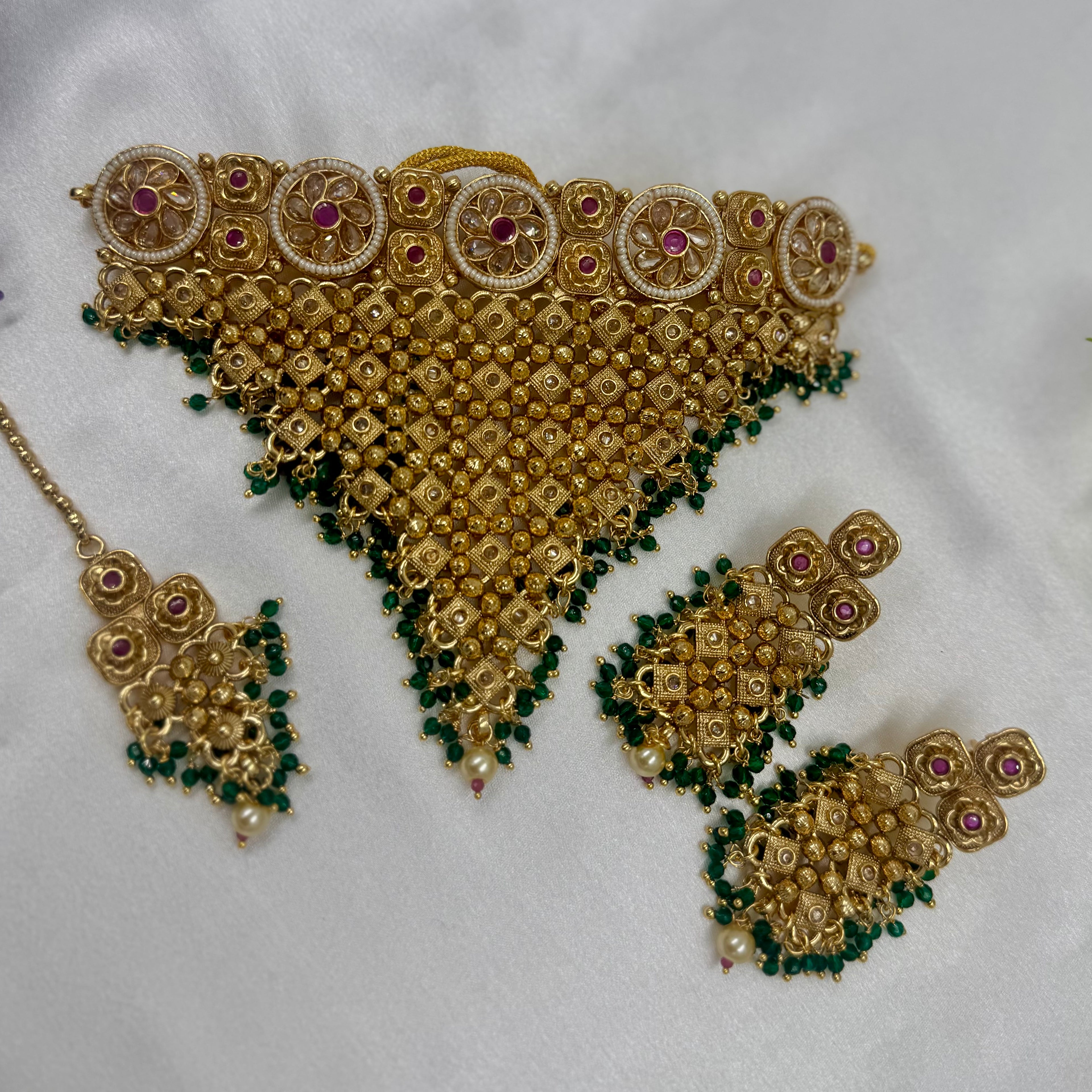 Traditional Choker Jewellery Set Earrings Maang Tikka