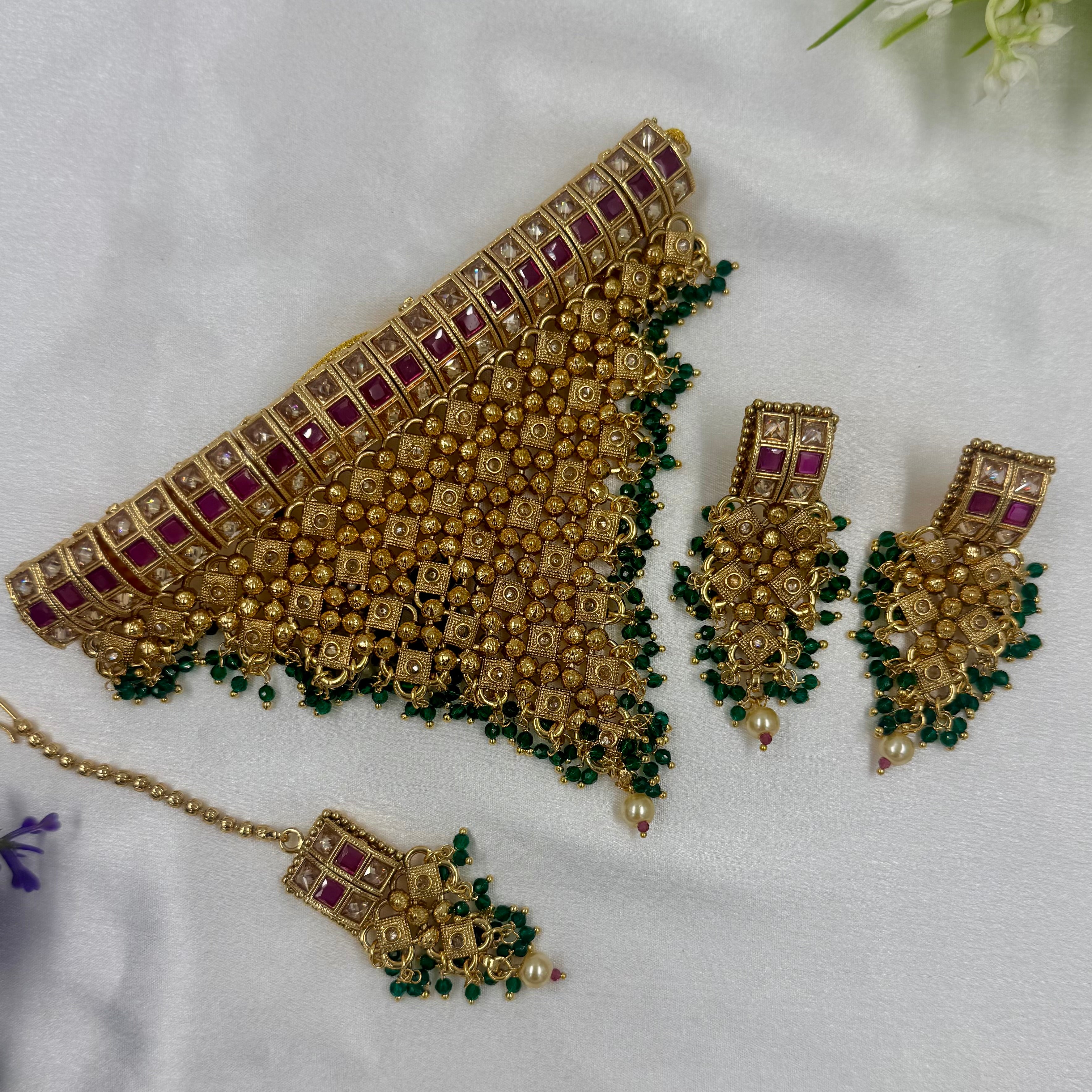 Traditional Choker Jewellery Set Earrings Maang Tikka