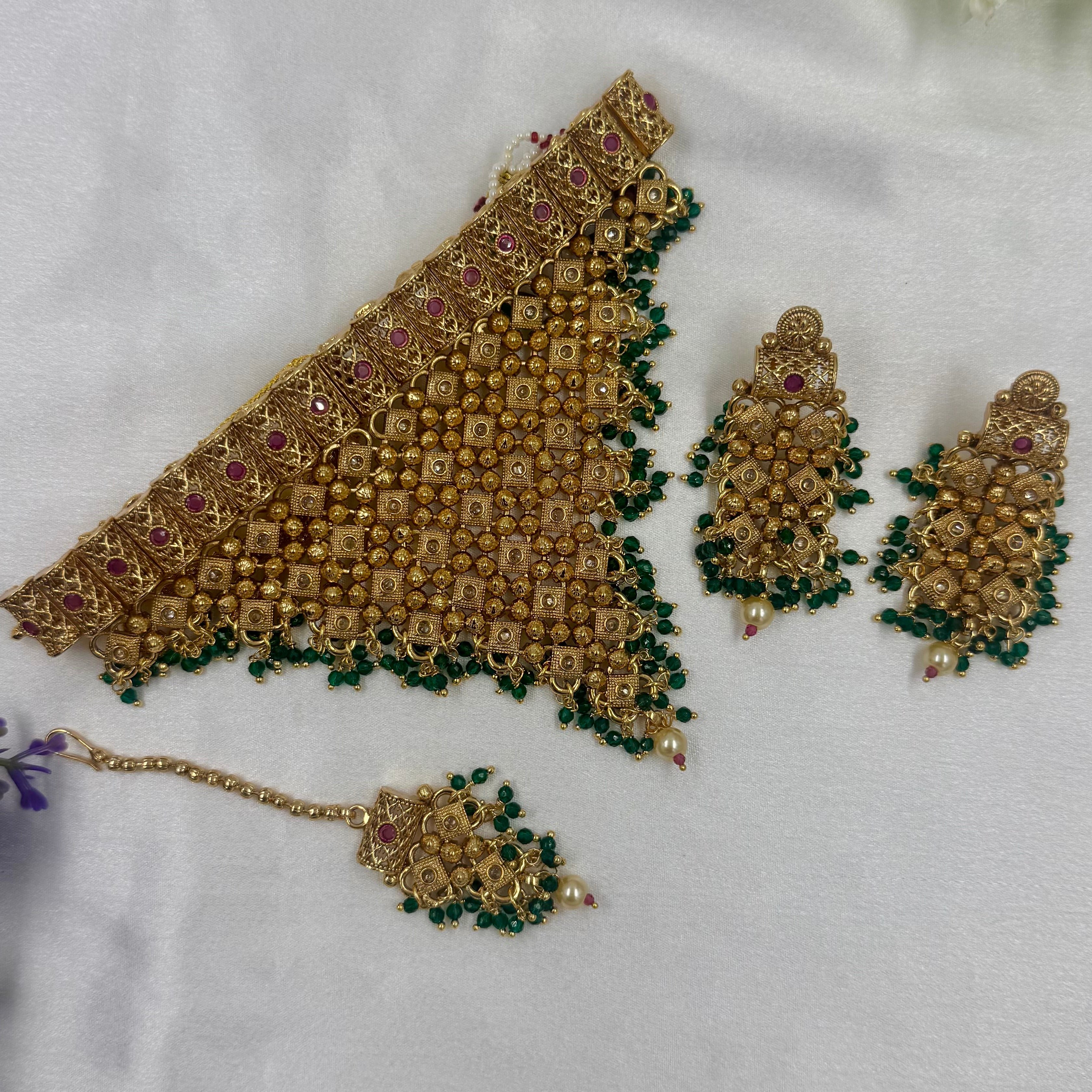 Traditional Choker Jewellery Set Earrings Maang Tikka