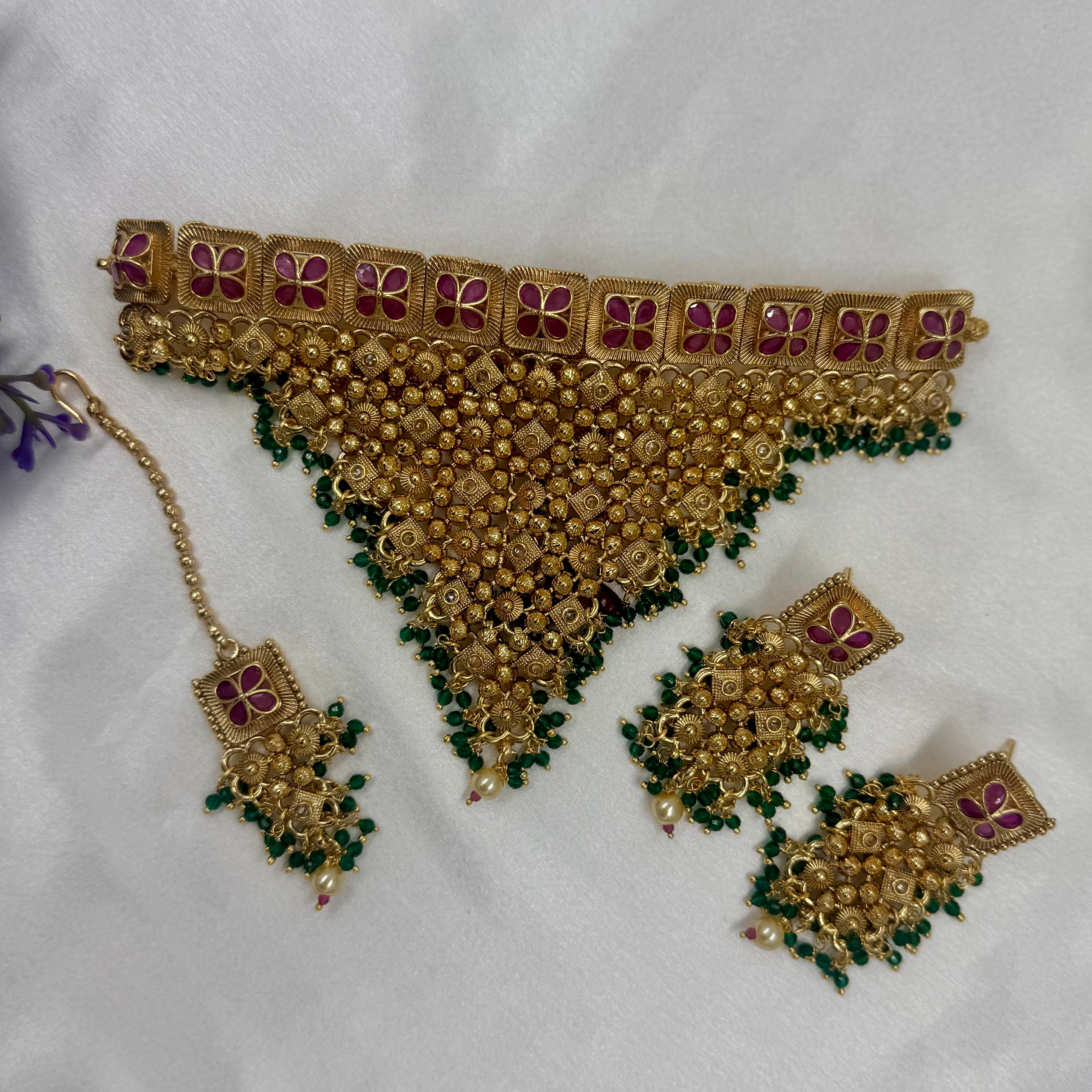 Traditional Choker Jewellery Set Earrings Maang Tikka