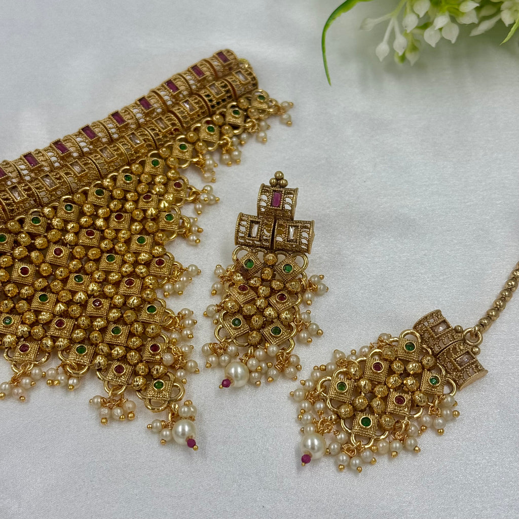 Traditional Choker Jewellery Set Earrings Maang Tikka