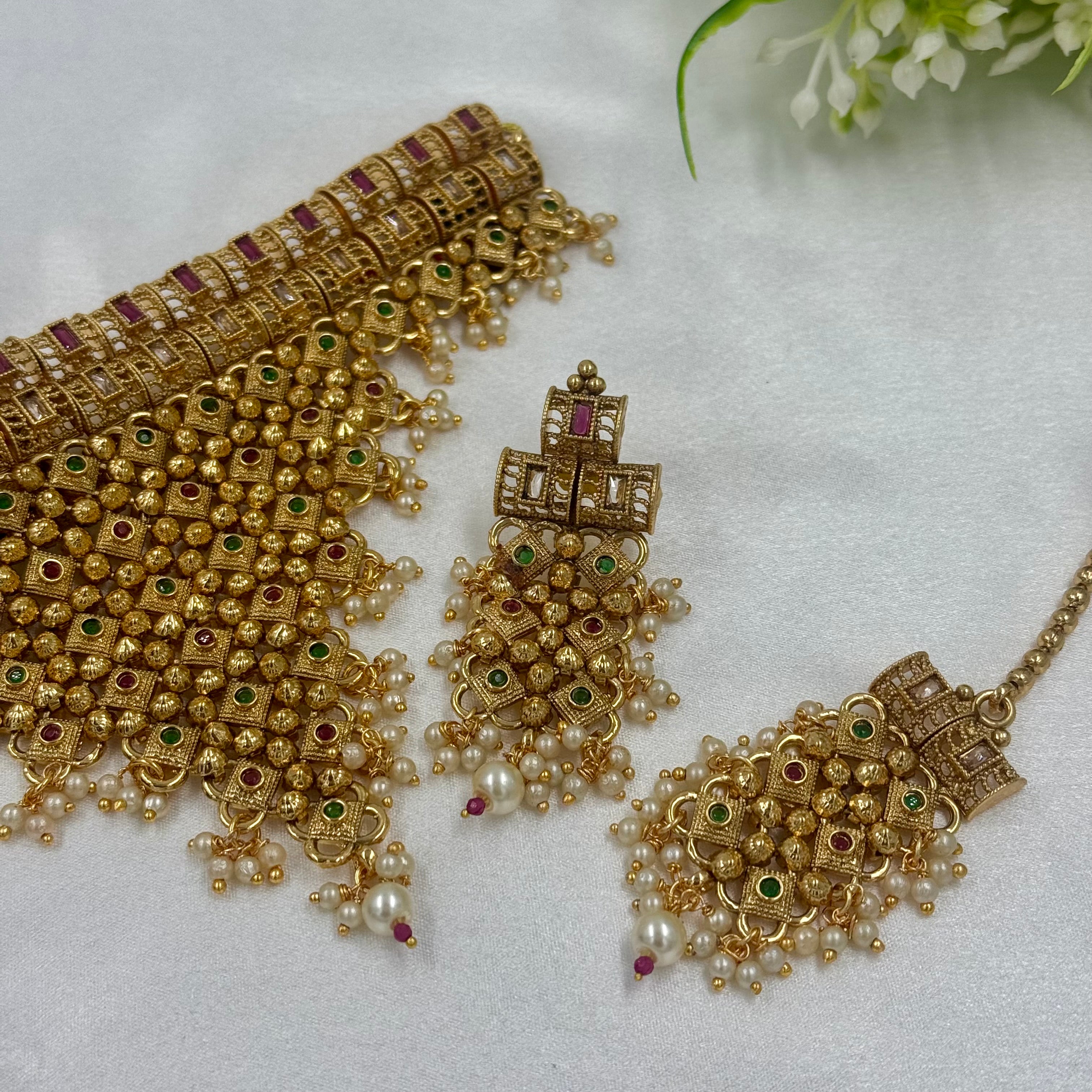 Traditional Choker Jewellery Set Earrings Maang Tikka