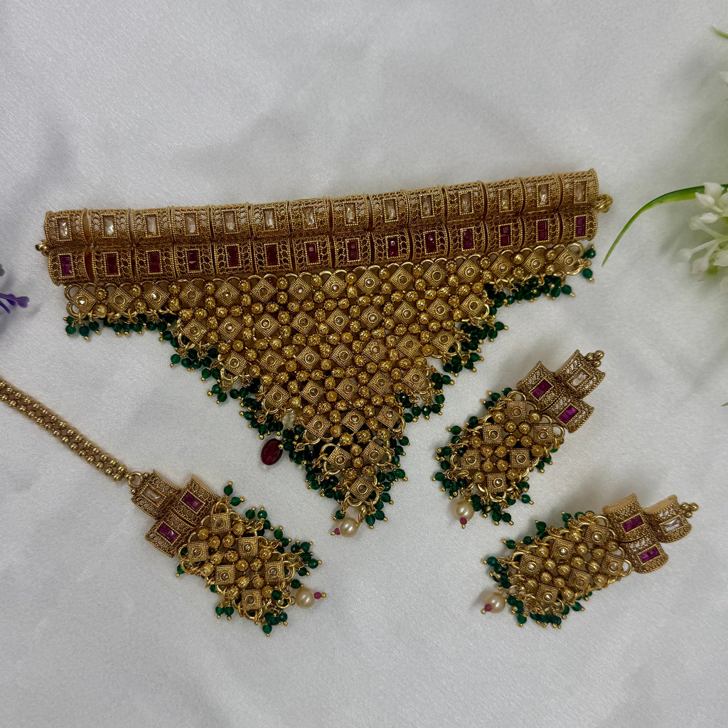 Traditional Choker Jewellery Set Earrings Maang Tikka