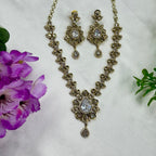 Victorian White Polki Necklace Set with Pear-Shaped Stones – Elegant Bridal Jewellery
