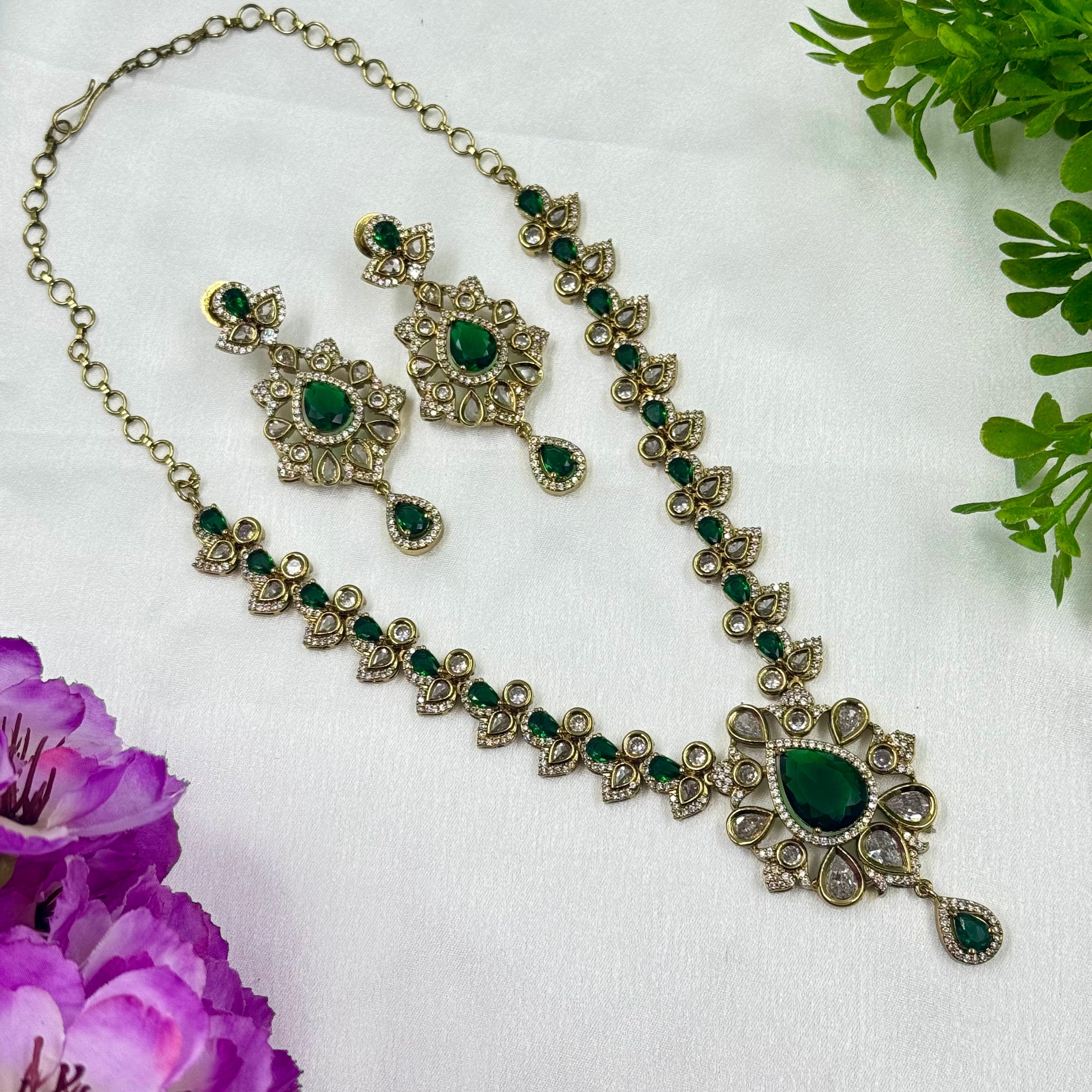 Victorian Emerald Necklace Set with Antique Polki Work – Heritage Bridal Jewellery