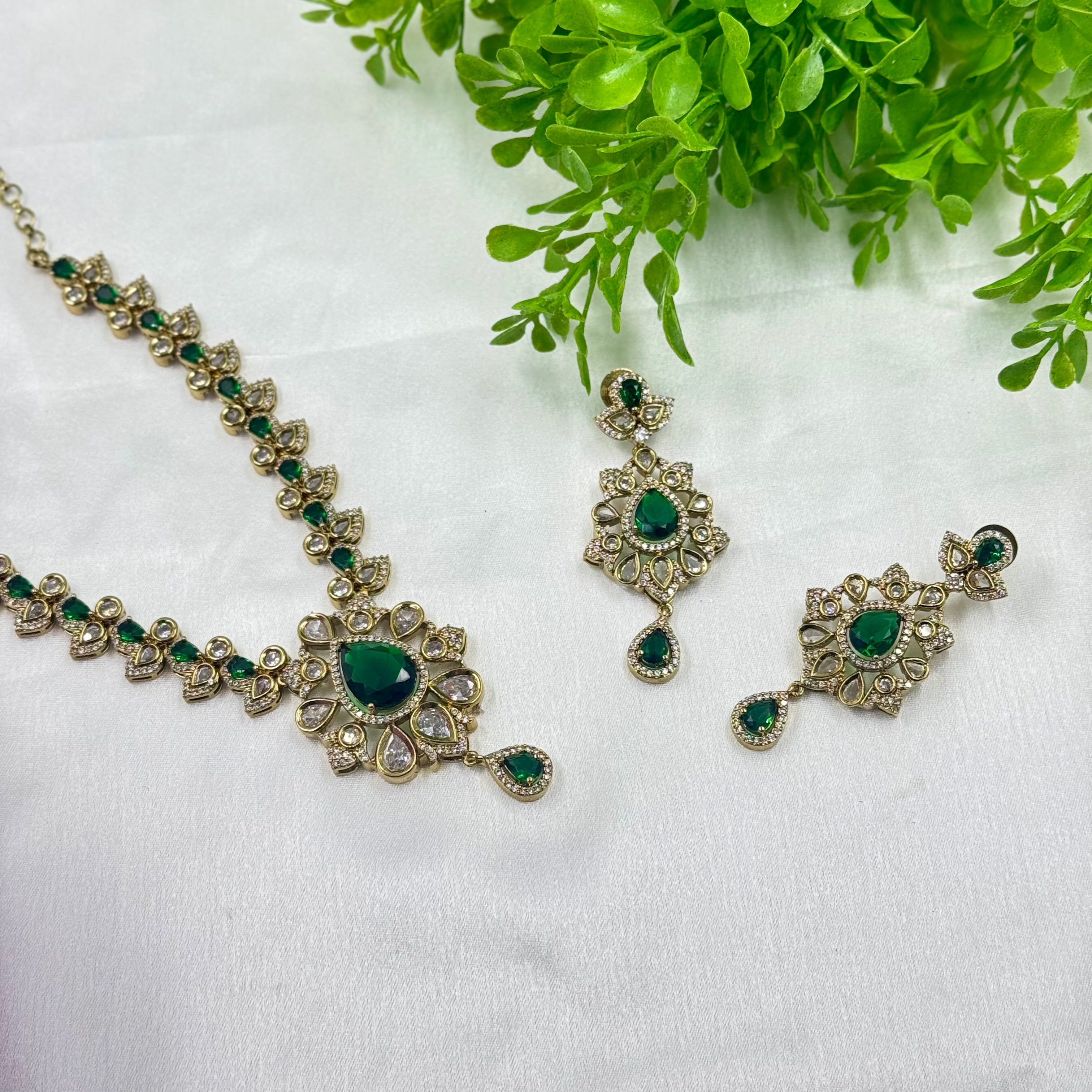 Victorian Emerald Necklace Set with Antique Polki Work – Heritage Bridal Jewellery