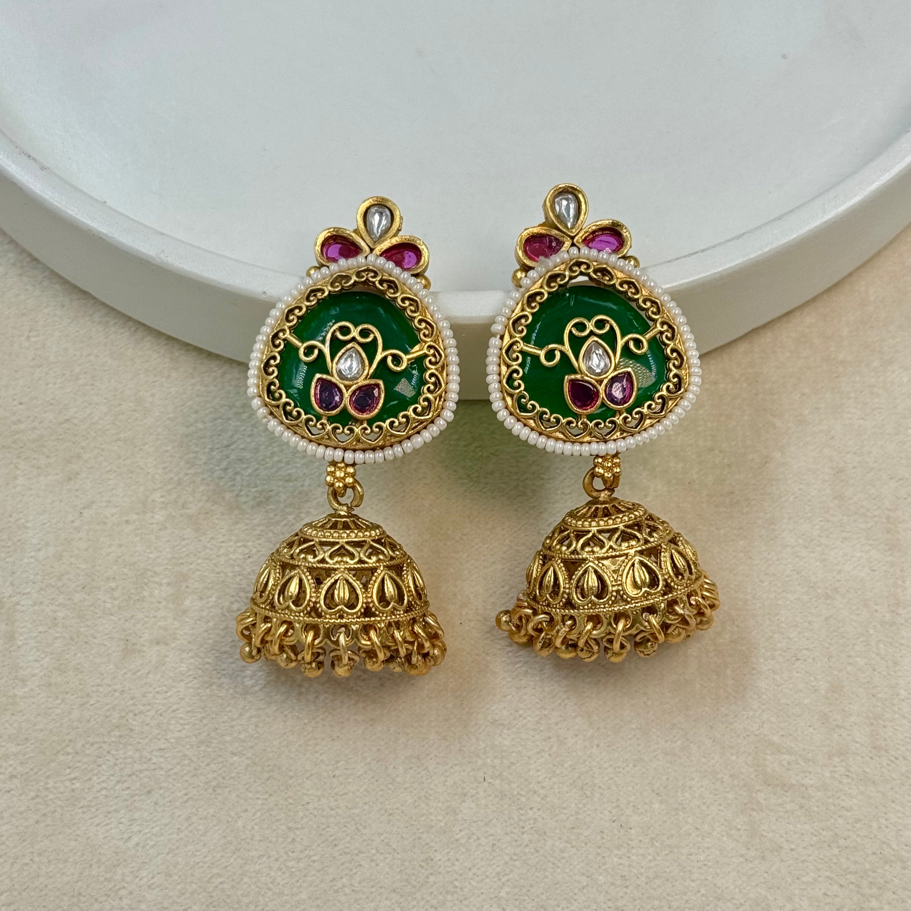 Rajeshwari Emerald Rajwadi Kundan Necklace