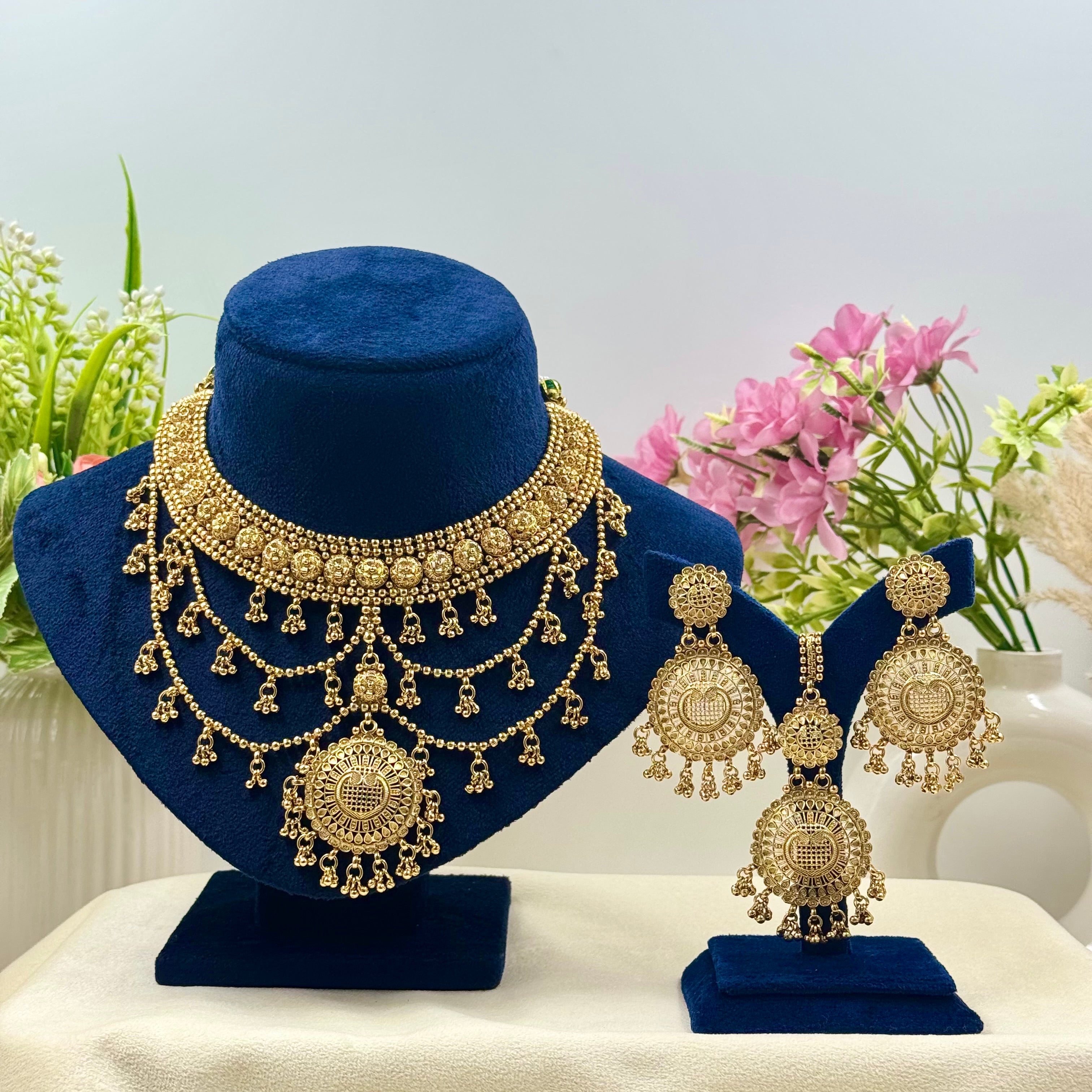 Ishani Rajwadi Statement Necklace Set