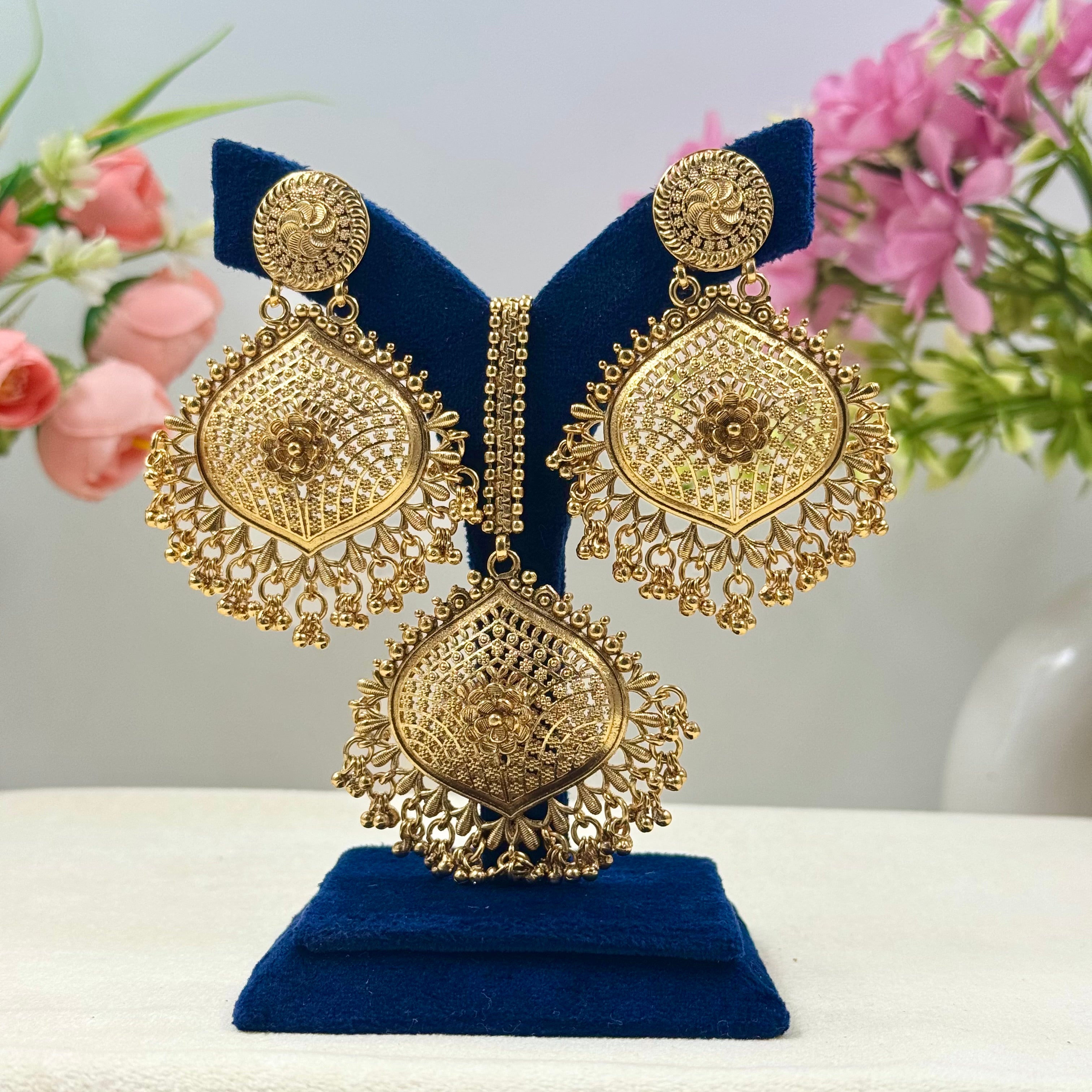 Saanvi Heritage Bridal Necklace Set