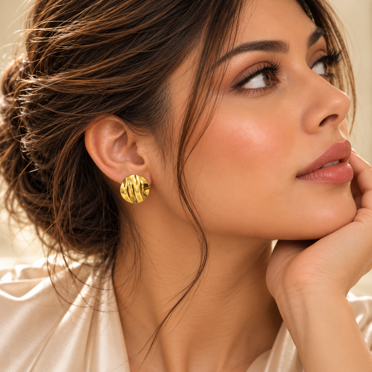 Wavy Disc Stud Earrings – 18K Gold Plated
